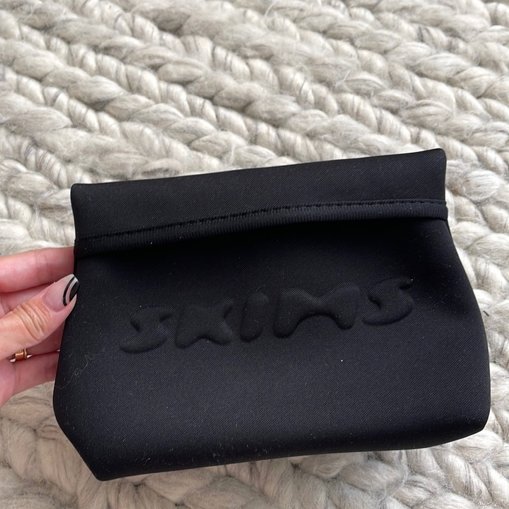 Skims pouch